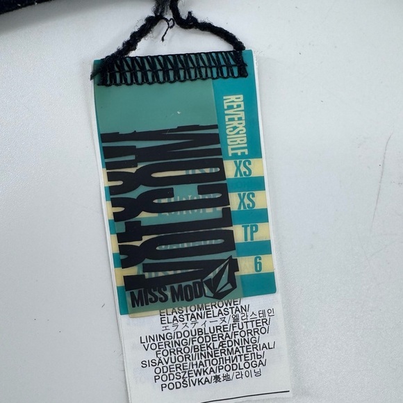 NWT Volcom Black and White Reversible Striped Bikini with Bow Accents - Picture 9 of 11